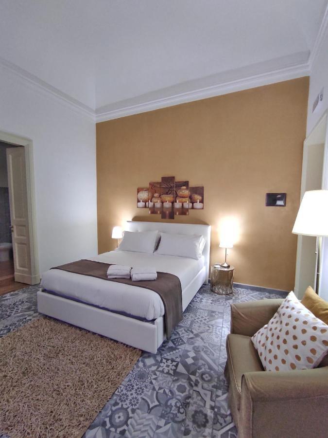 B&B Casa Carola คาตาเนีย ภายนอก รูปภาพ