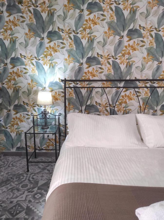 B&B Casa Carola คาตาเนีย ภายนอก รูปภาพ