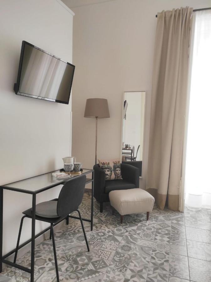 B&B Casa Carola คาตาเนีย ภายนอก รูปภาพ