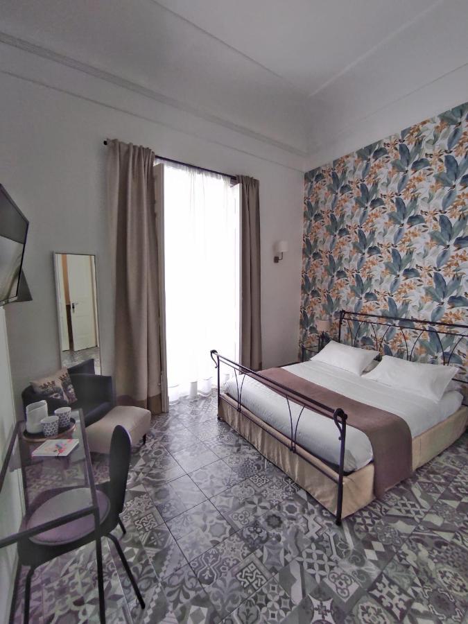 B&B Casa Carola คาตาเนีย ภายนอก รูปภาพ
