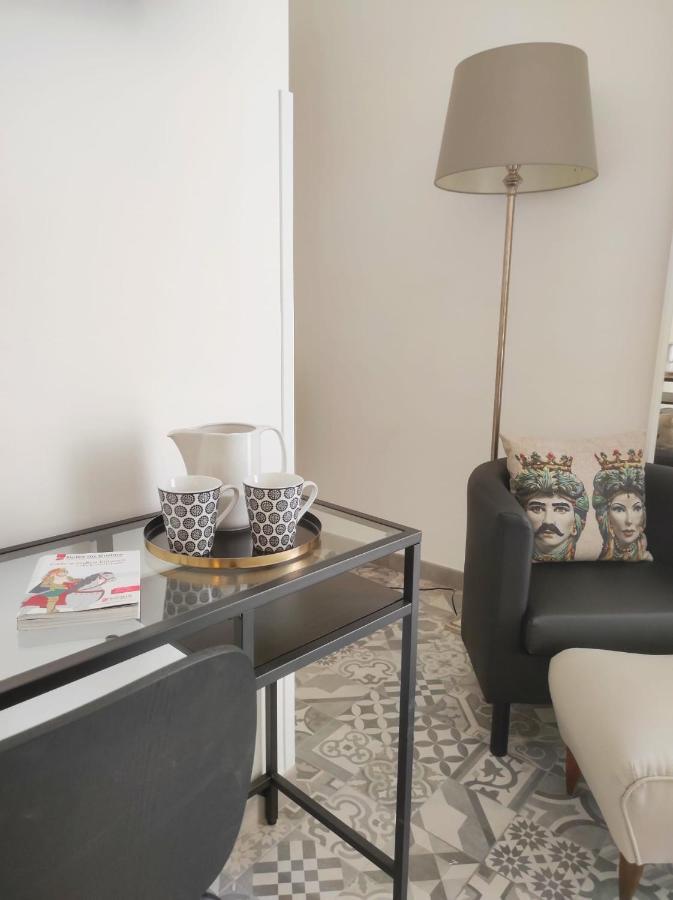 B&B Casa Carola คาตาเนีย ภายนอก รูปภาพ